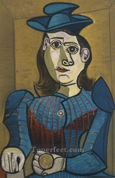 Pablo Picasso Painting - Mujer con sombrero azul 1938 Pablo Picasso